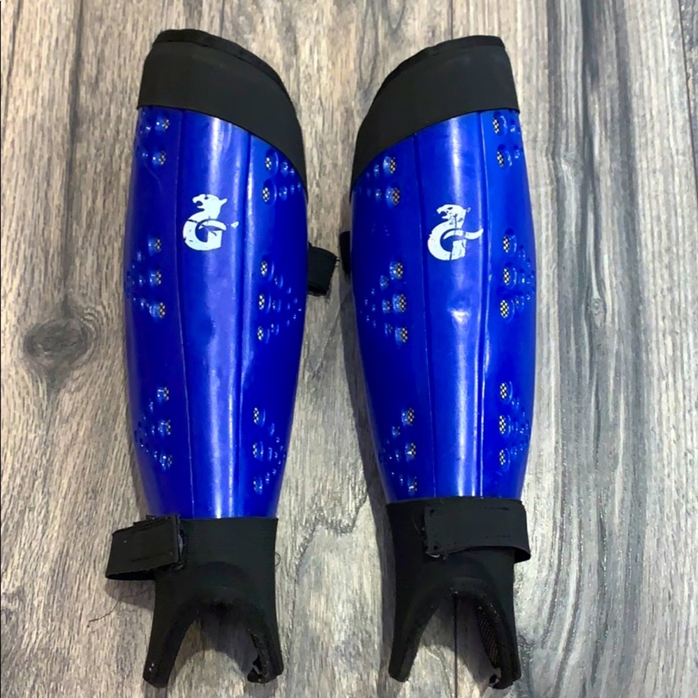 FIELD HOCKEY SHIN GUARDS